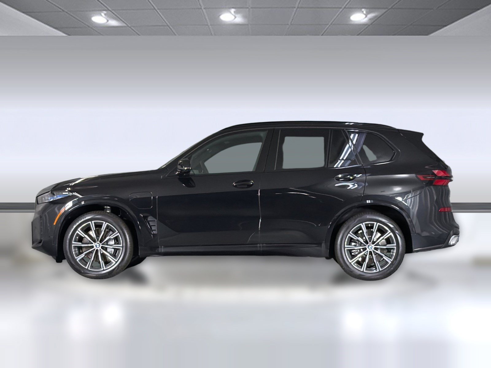 Used 2026 BMW X5 xDrive50e w/ M Sport Package AWD/4WD image 2