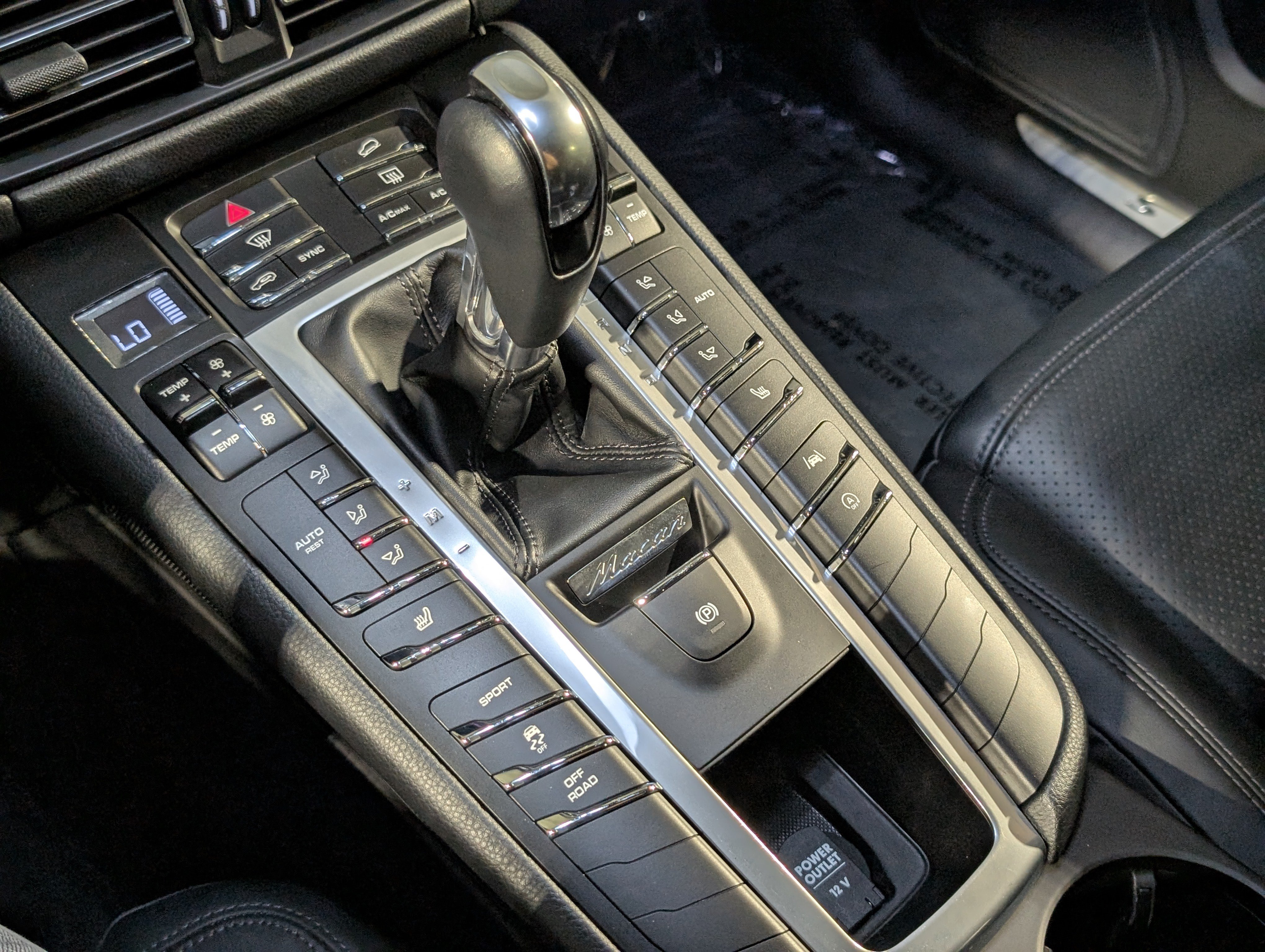 Certified 2021 Porsche Macan S AWD/4WD image 40