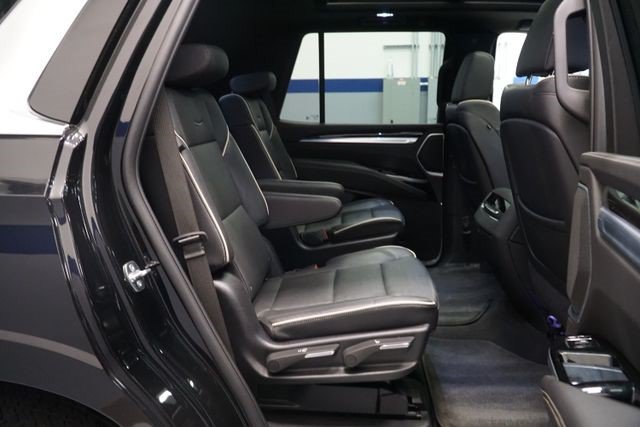 Certified 2025 Cadillac Escalade Premium Luxury AWD/4WD image 18