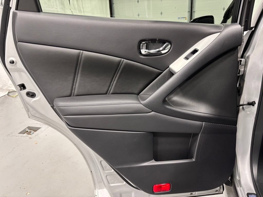 Used 2013 Nissan Murano SL AWD/4WD image 37