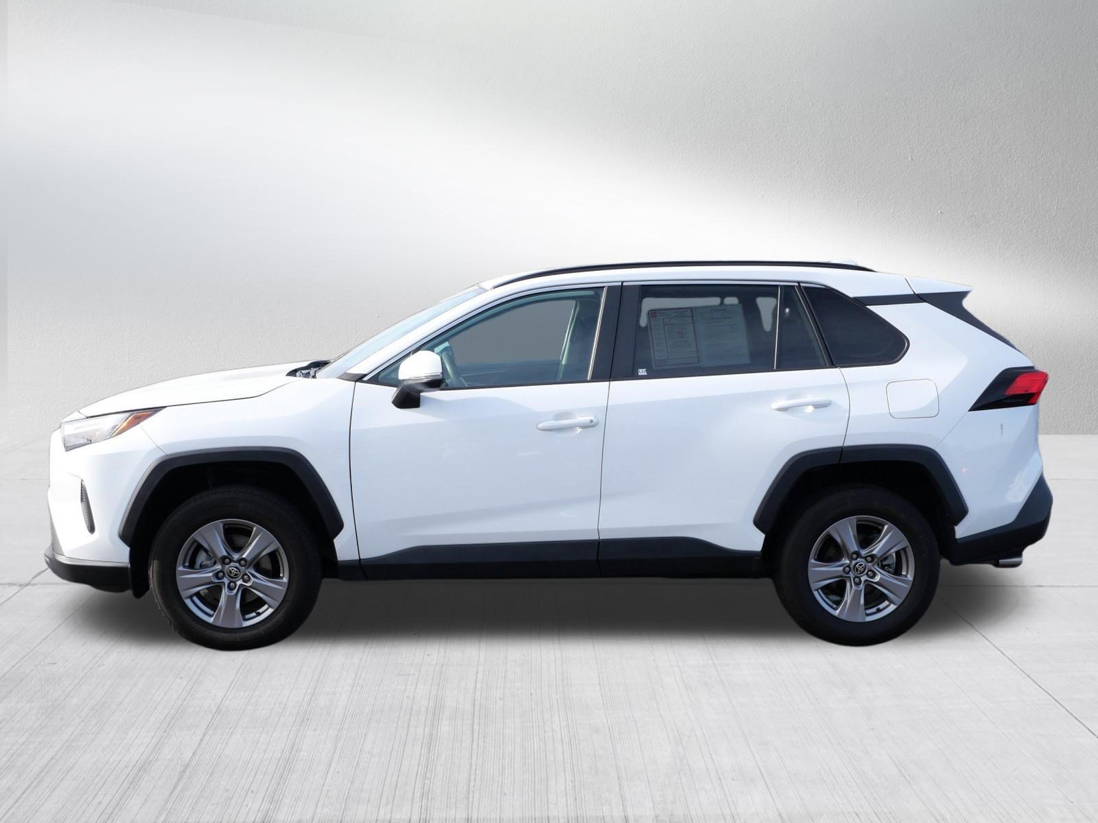 Used 2024 Toyota RAV4 XLE AWD/4WD image 4