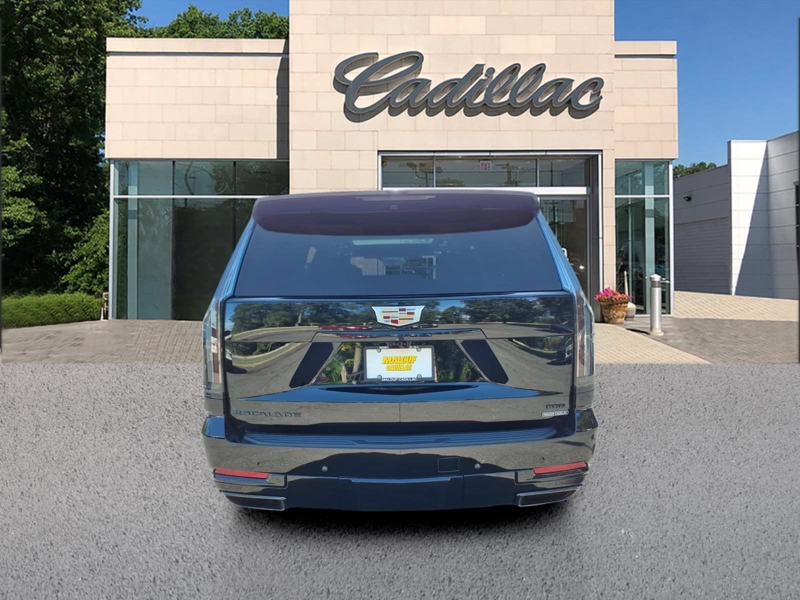New 2026 Cadillac Escalade ESV Platinum Sport w/ LPO, ONYX Package AWD/4WD image 4