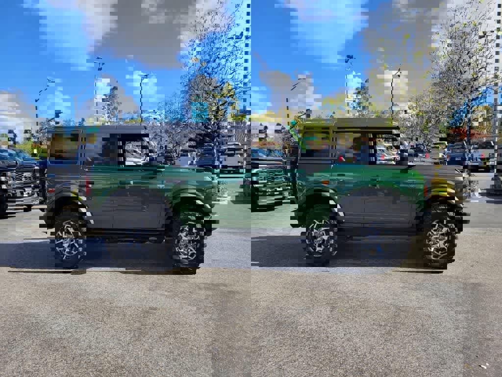 Used 2025 Ford Bronco Badlands image 6