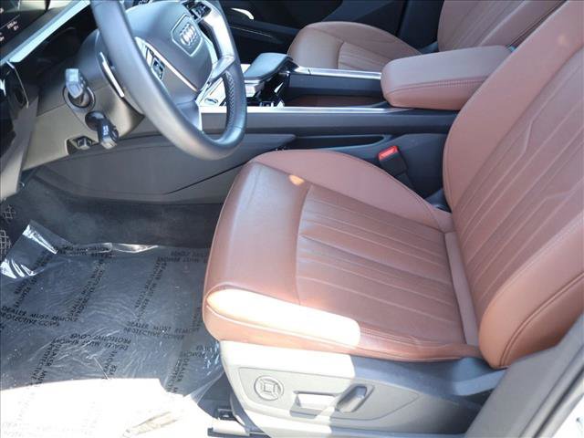 Used 2024 Audi Q8 e-tron Premium Plus w/ Premium Plus Package AWD/4WD image 22