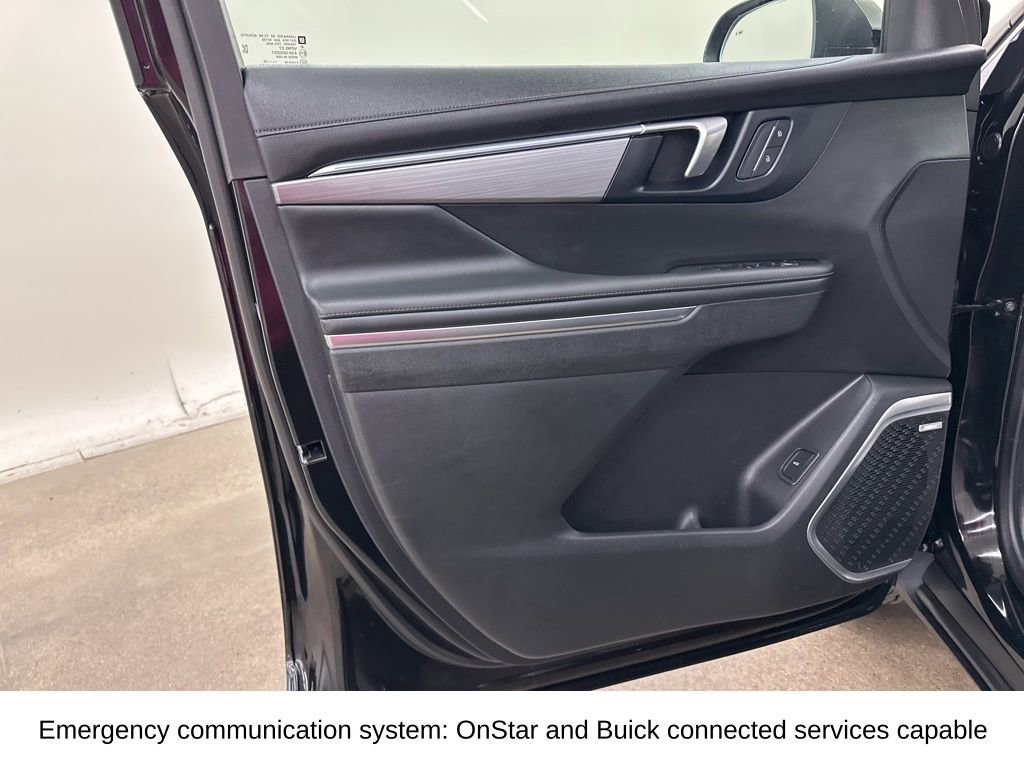 Used 2025 Buick Enclave Preferred image 33