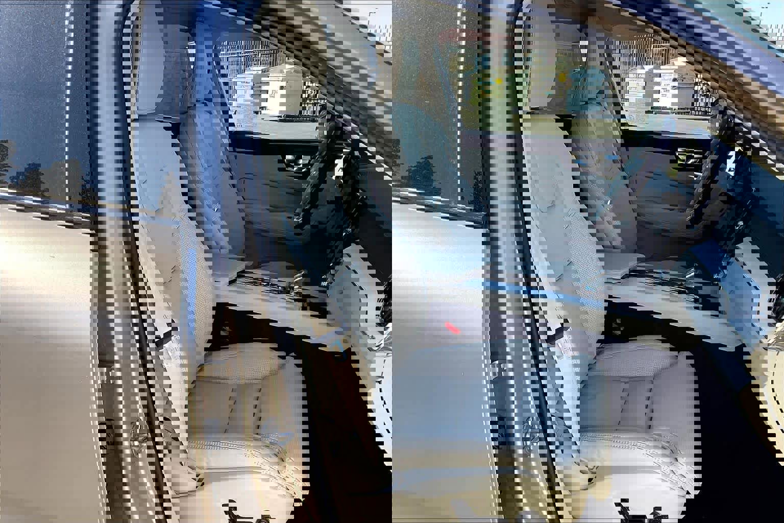 New 2026 Volvo XC60 T8 Ultra w/ Protection Package Premier image 31