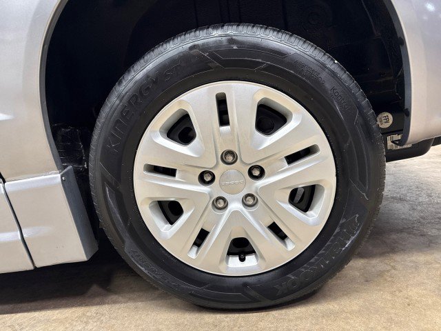 Used 2017 Dodge Grand Caravan SXT w/ Rear Park Assist Package FWD image 38