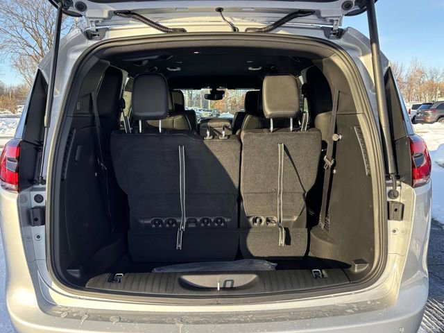 New 2026 Chrysler Pacifica Select w/ S Appearance Package FWD image 36