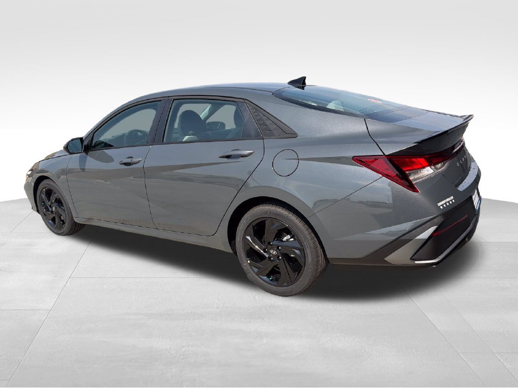 New 2026 Hyundai Elantra SEL Sport FWD image 4