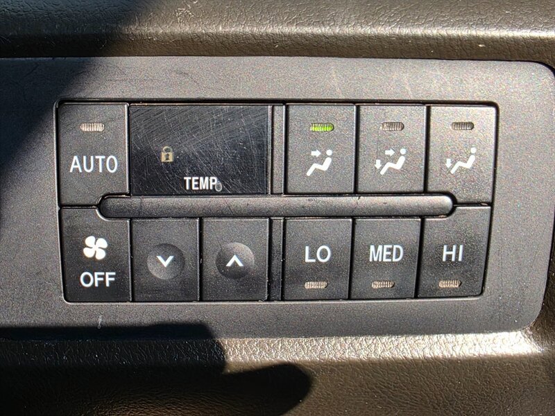 Used 2011 Toyota Sequoia Limited AWD/4WD image 49