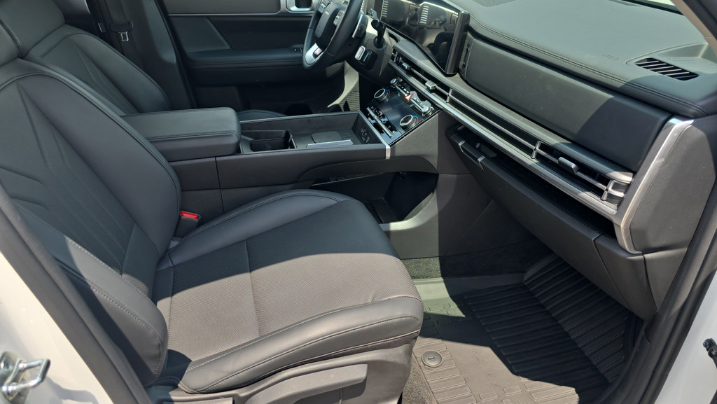 Used 2026 Hyundai Santa Fe SEL FWD image 13