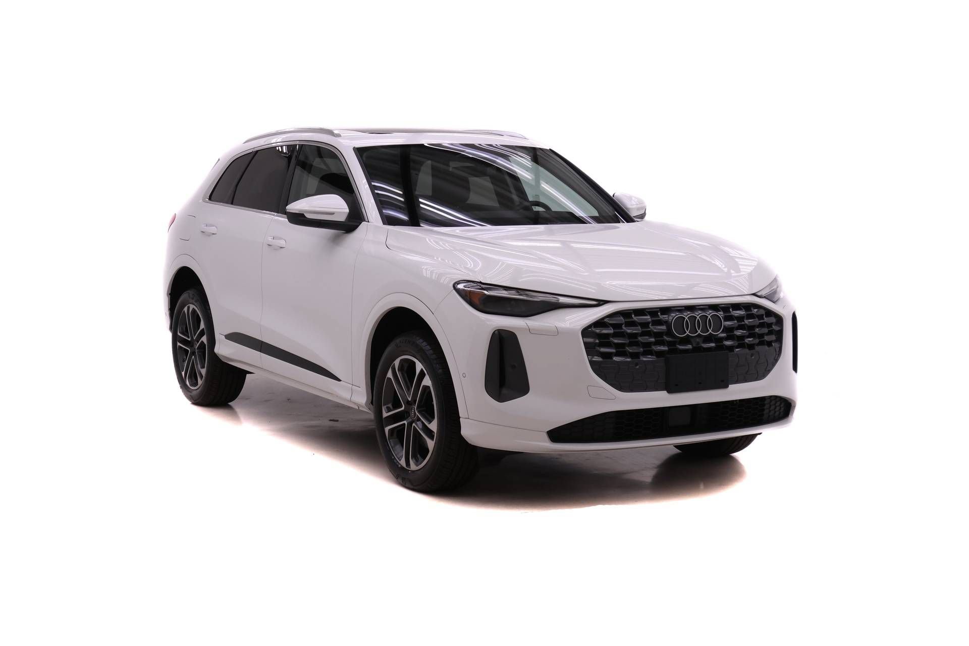 Used 2025 Audi Q5 Premium w/ Convenience Package AWD/4WD image 2