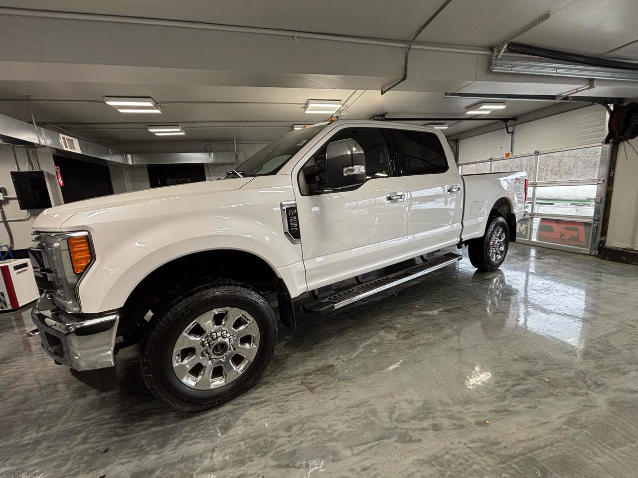 Used 2019 Ford F250 Lariat w/ Lariat Ultimate Package image 5