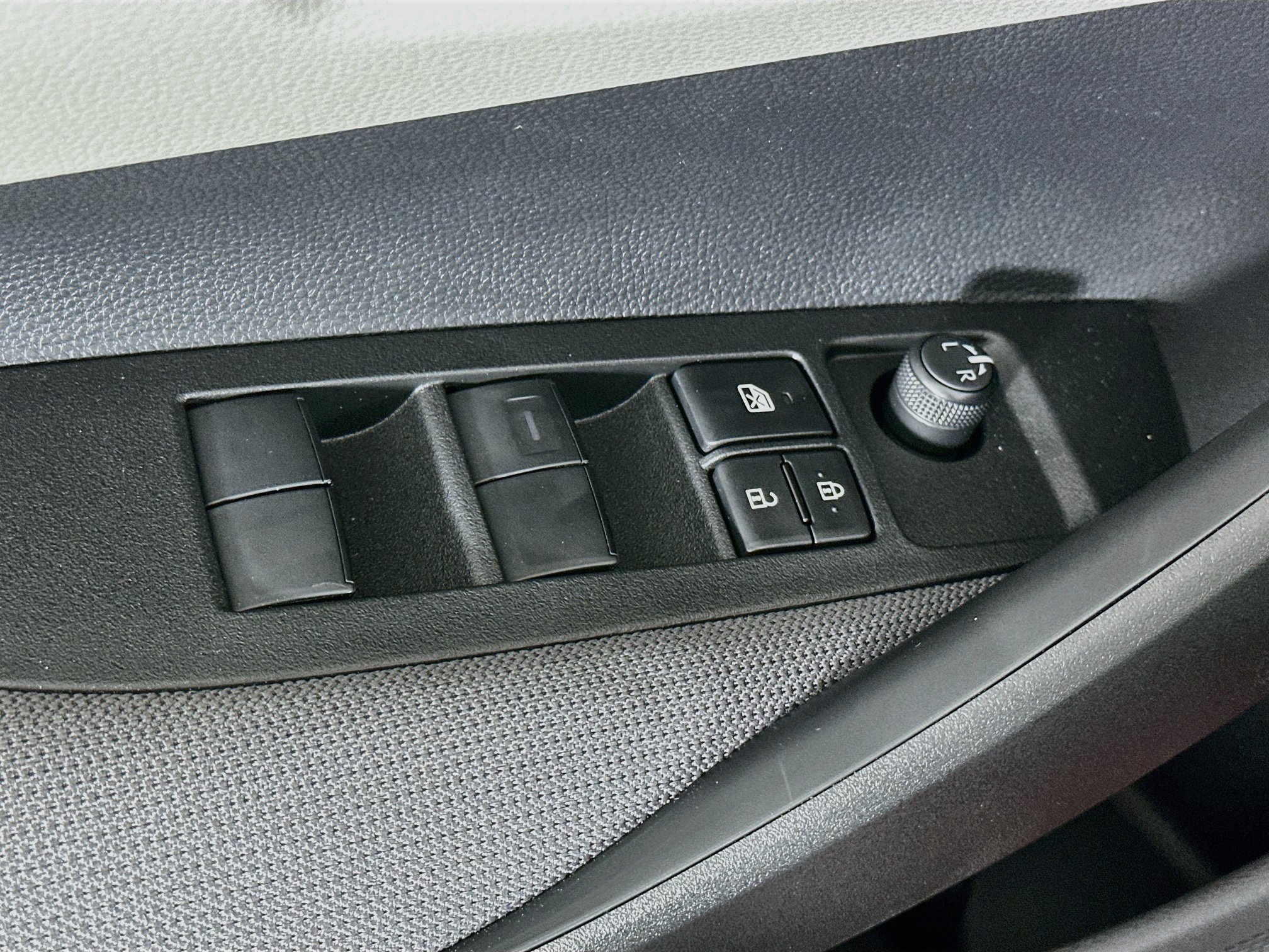 Used 2026 Toyota Corolla LE FWD image 15