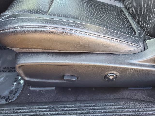 Used 2019 Dodge Challenger SXT w/ Plus Package image 7