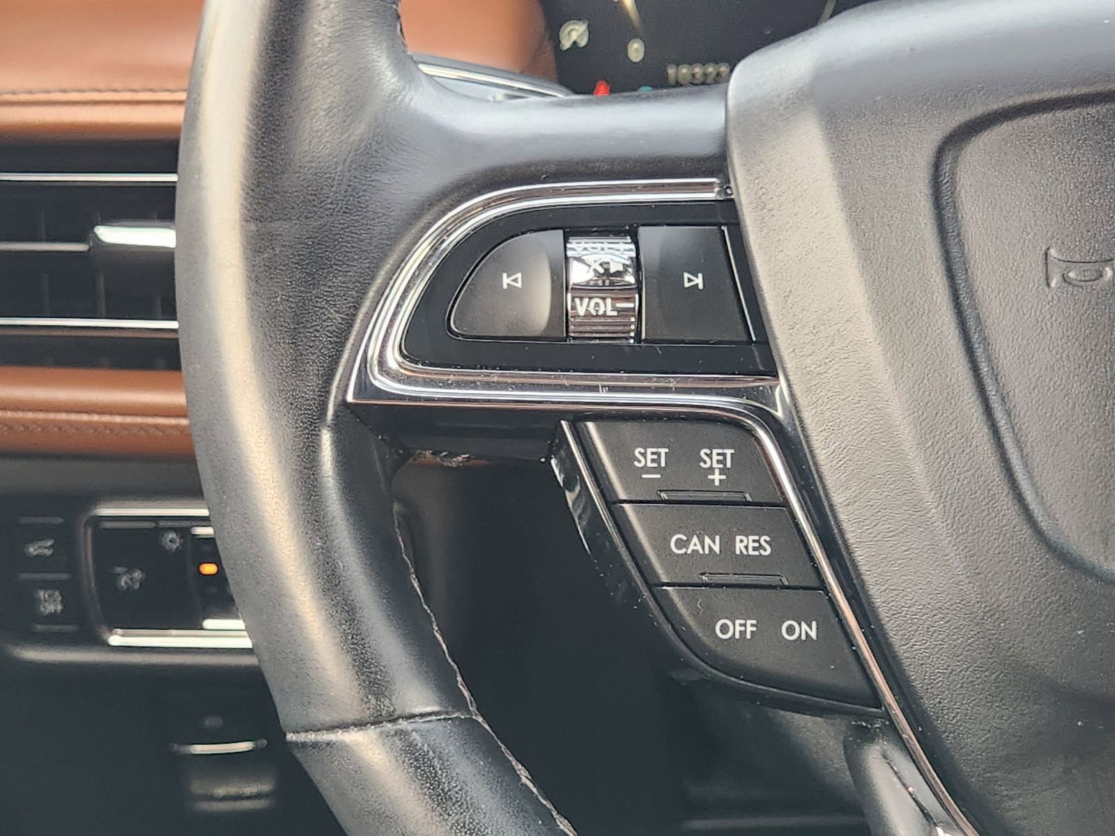 Used 2023 Lincoln Nautilus Reserve image 30