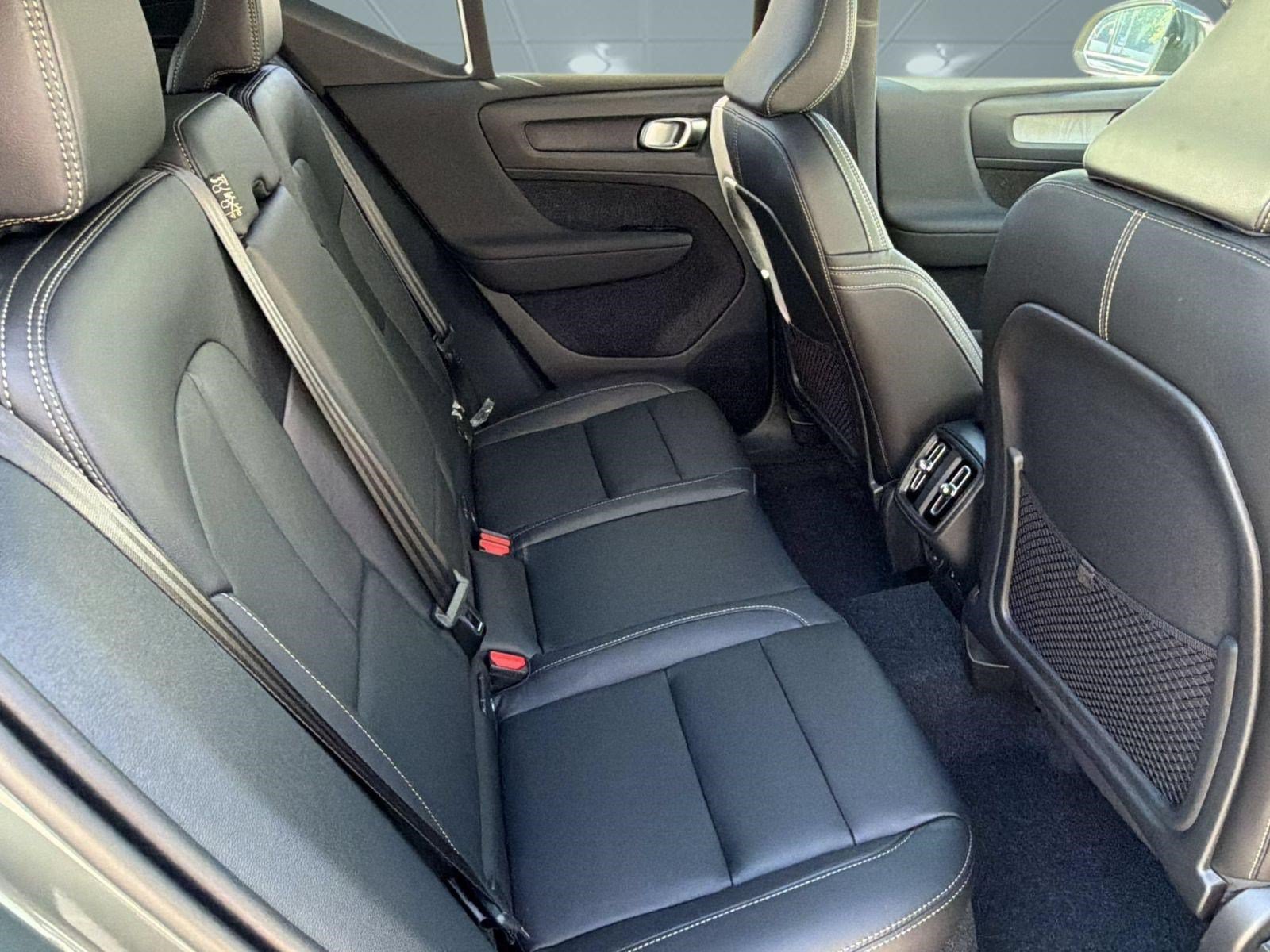 New 2026 Volvo XC40 B4 Core w/ Climate Package FWD image 30