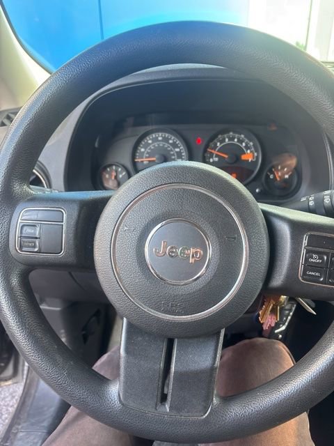 Used 2014 Jeep Patriot Sport w/ Tire & Wheel Group AWD/4WD image 6