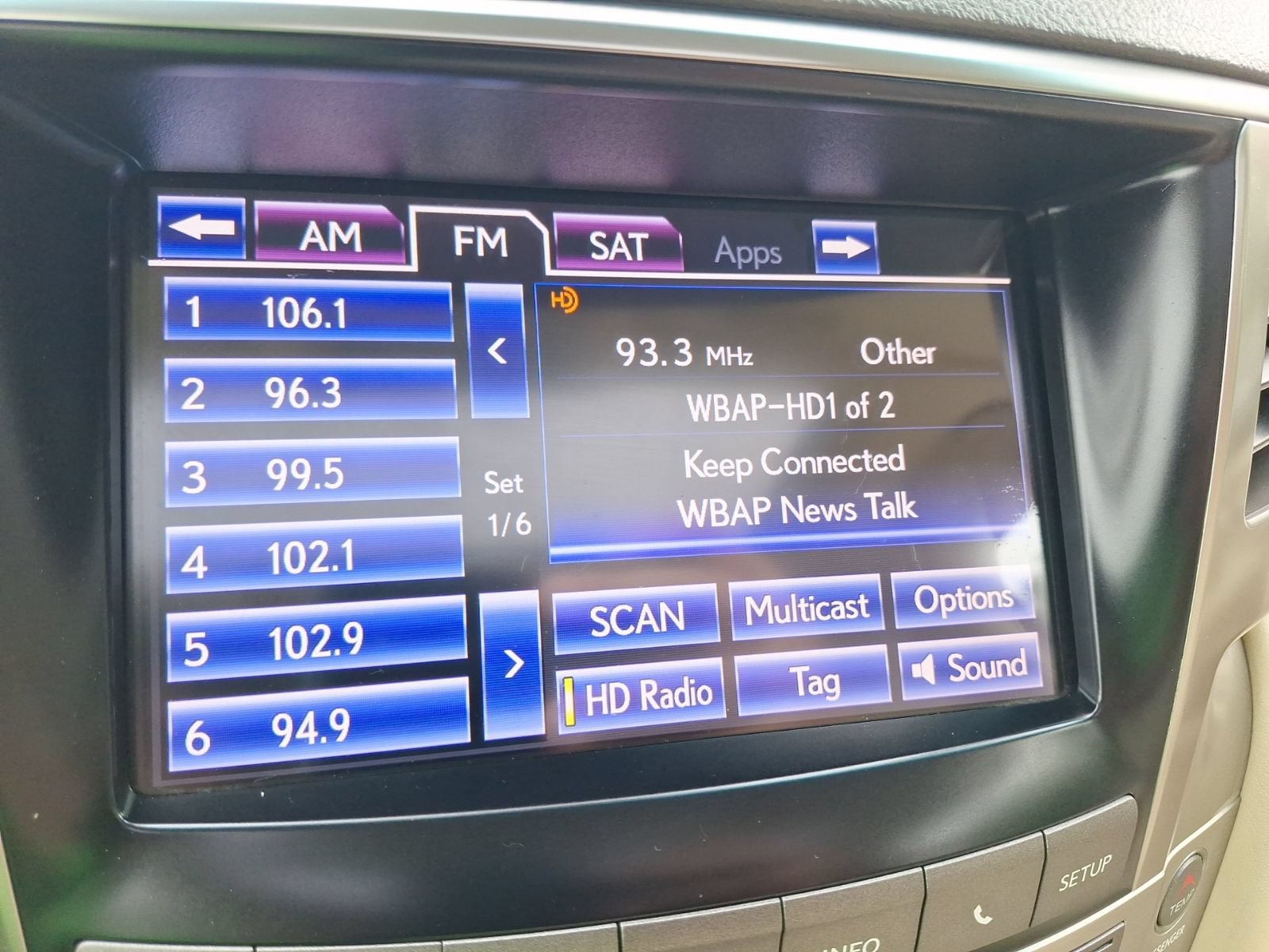 Used 2013 Lexus LX 570 4WD w/ Luxury Pkg image 23