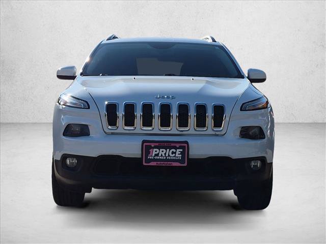 Used 2016 Jeep Cherokee Latitude w/ Cold Weather Group AWD/4WD image 2