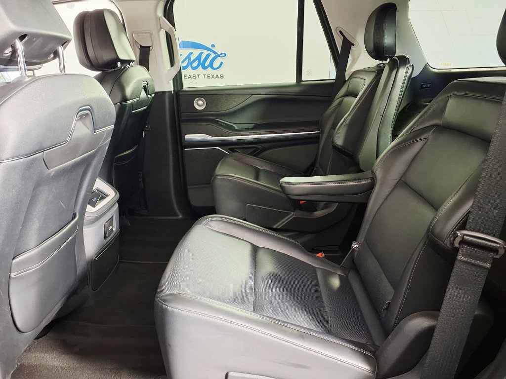 Used 2025 Lincoln Navigator Reserve AWD/4WD image 14