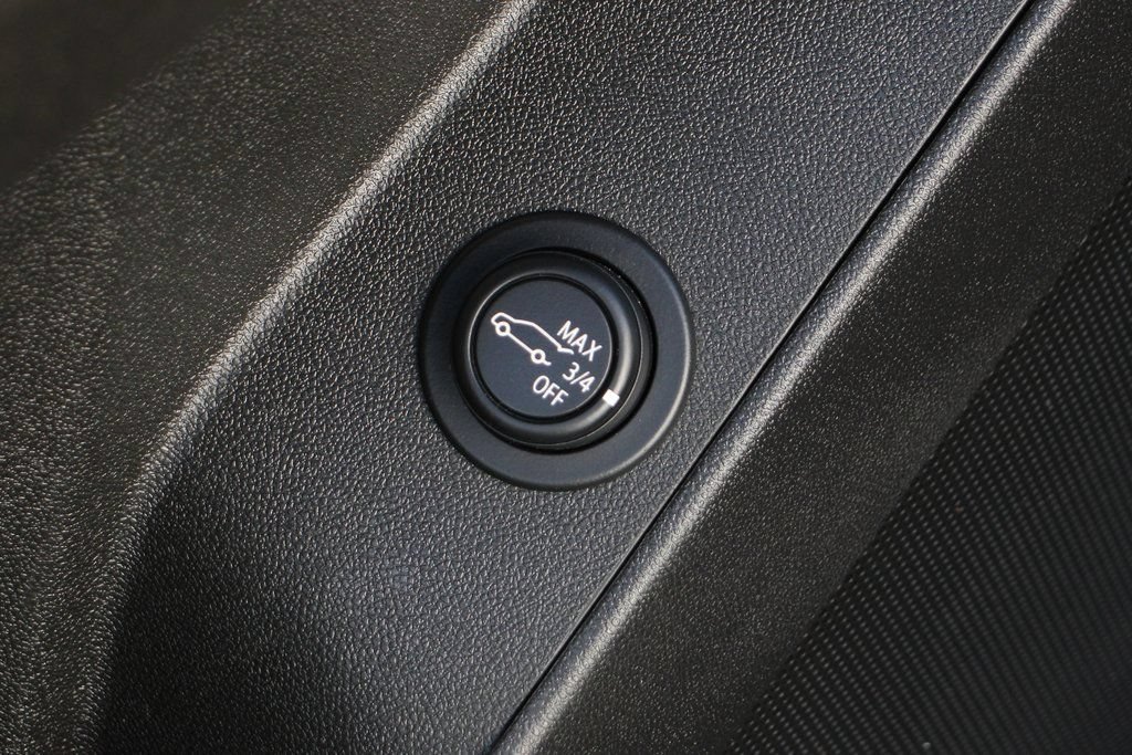 Used 2022 Chevrolet Equinox LT w/ Driver Convenience Package FWD image 17