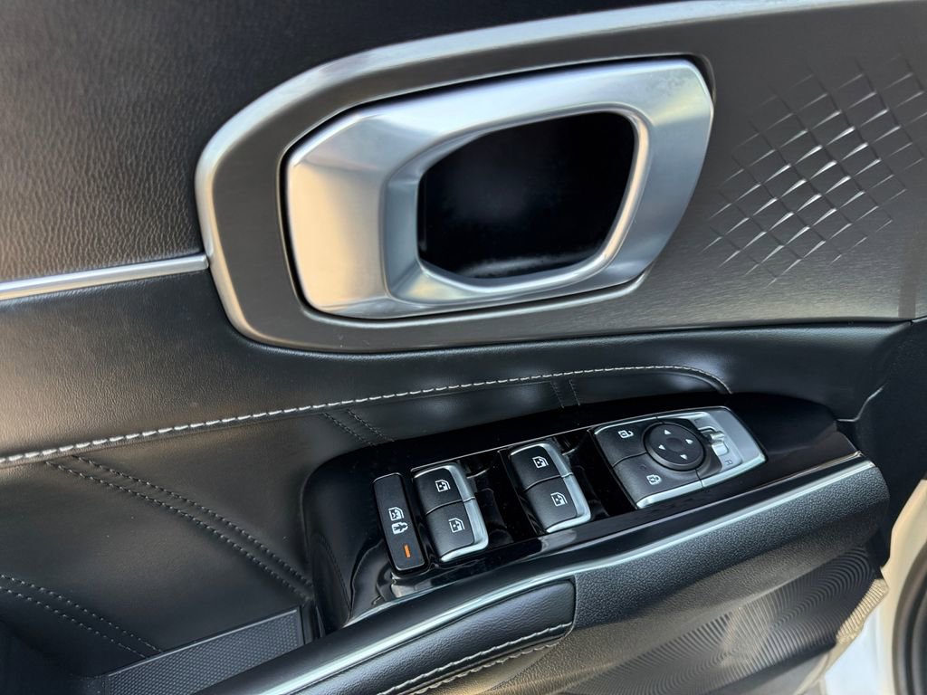 Used 2022 Kia Sorento SX image 11