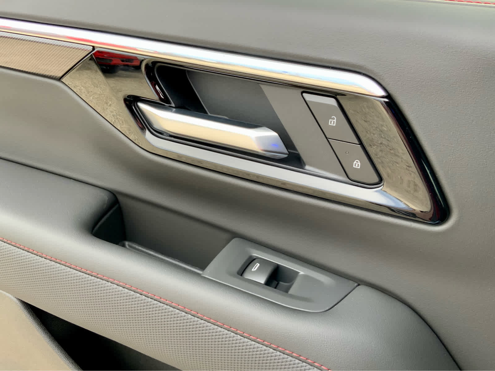 New 2026 Chevrolet Suburban RST image 53