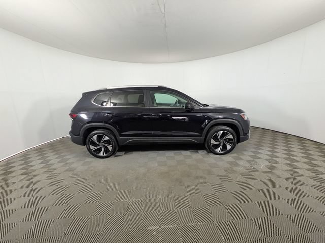 Used 2025 Volkswagen Taos SE AWD/4WD image 31