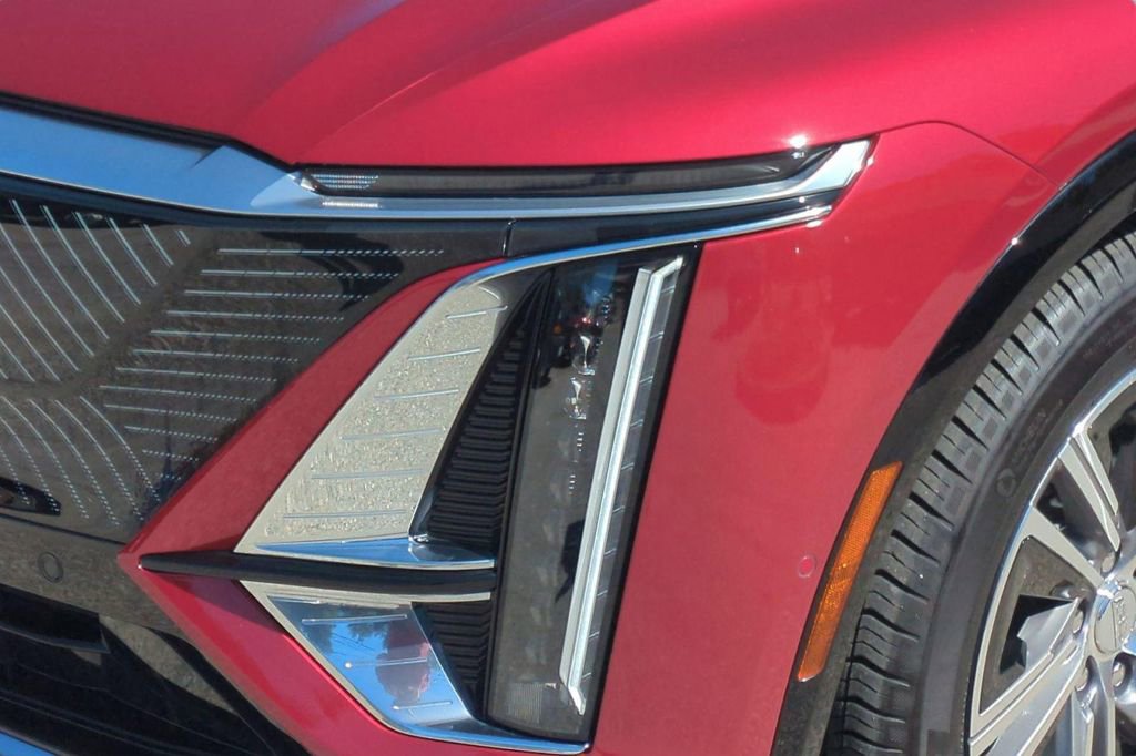 Certified 2024 Cadillac Lyriq Luxury image 22