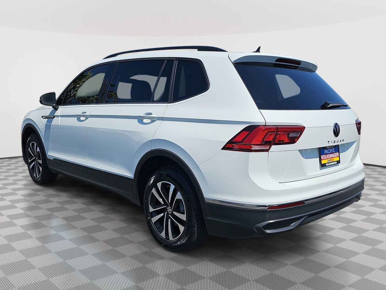 Used 2024 Volkswagen Tiguan S FWD image 7