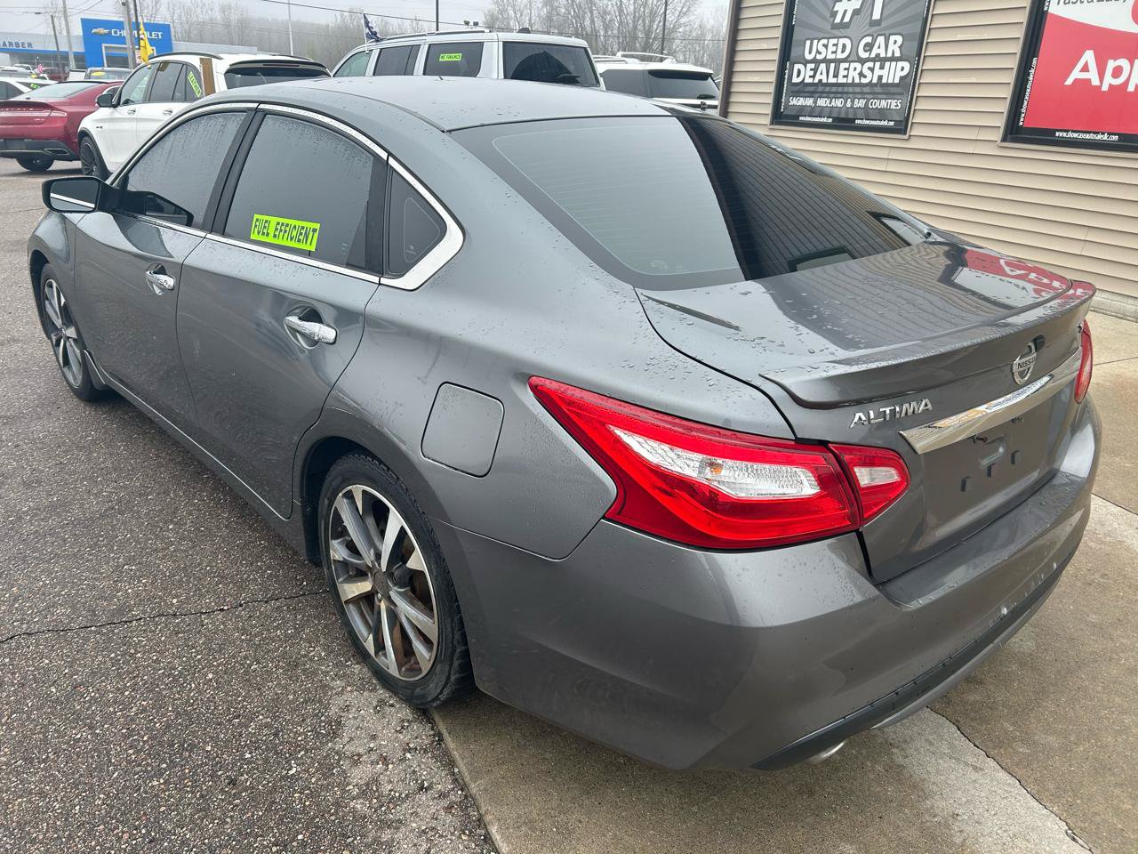 Used 2016 Nissan Altima 2.5 SR FWD image 7