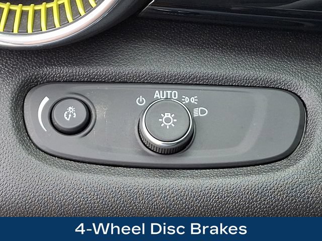 Used 2025 Chevrolet Trax ACTIV w/ Sunroof Package FWD image 9