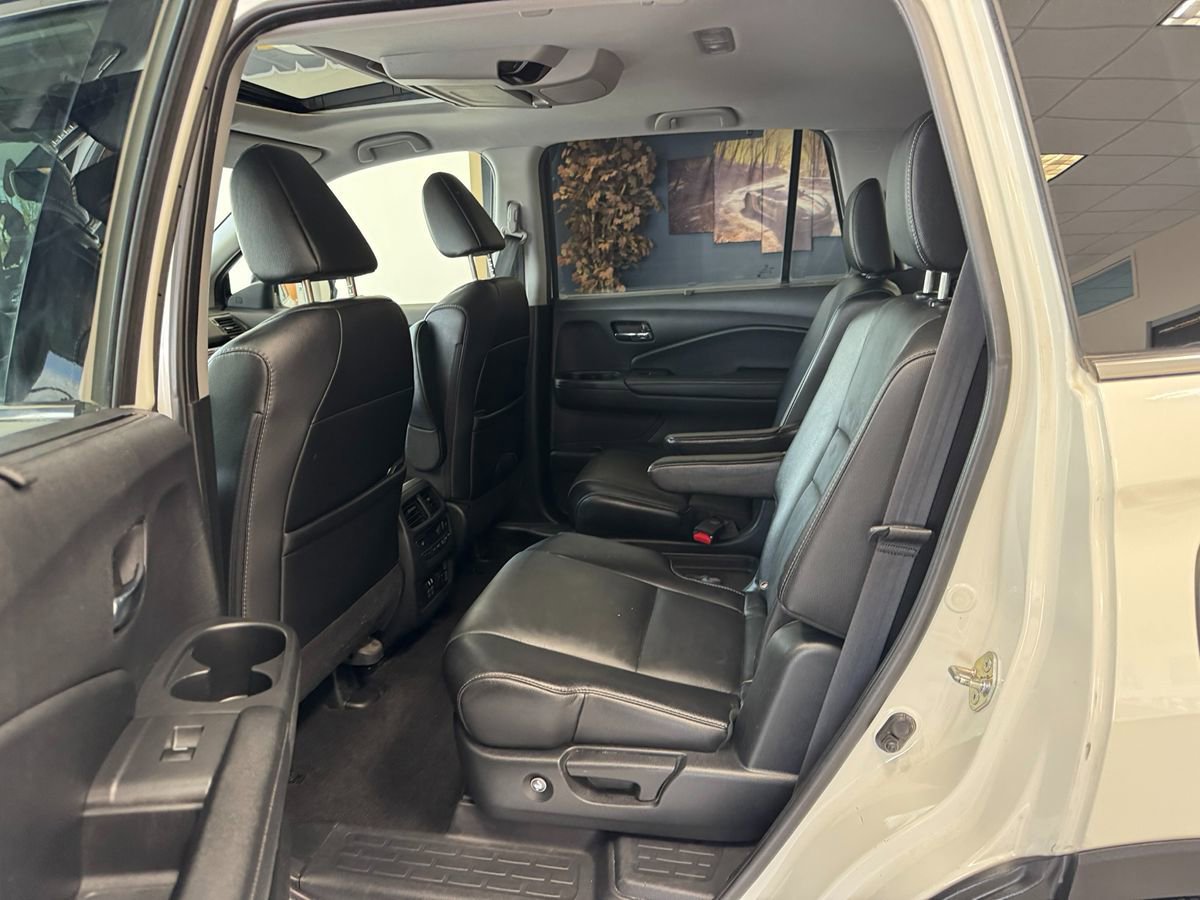 Used 2019 Honda Pilot Touring image 45