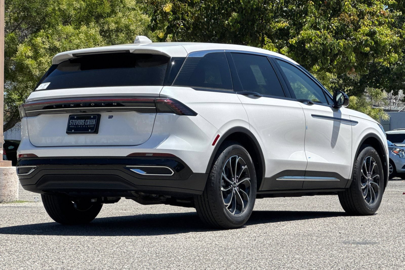 New 2026 Lincoln Nautilus Premier w/ Equipment Group 102A AWD/4WD image 4