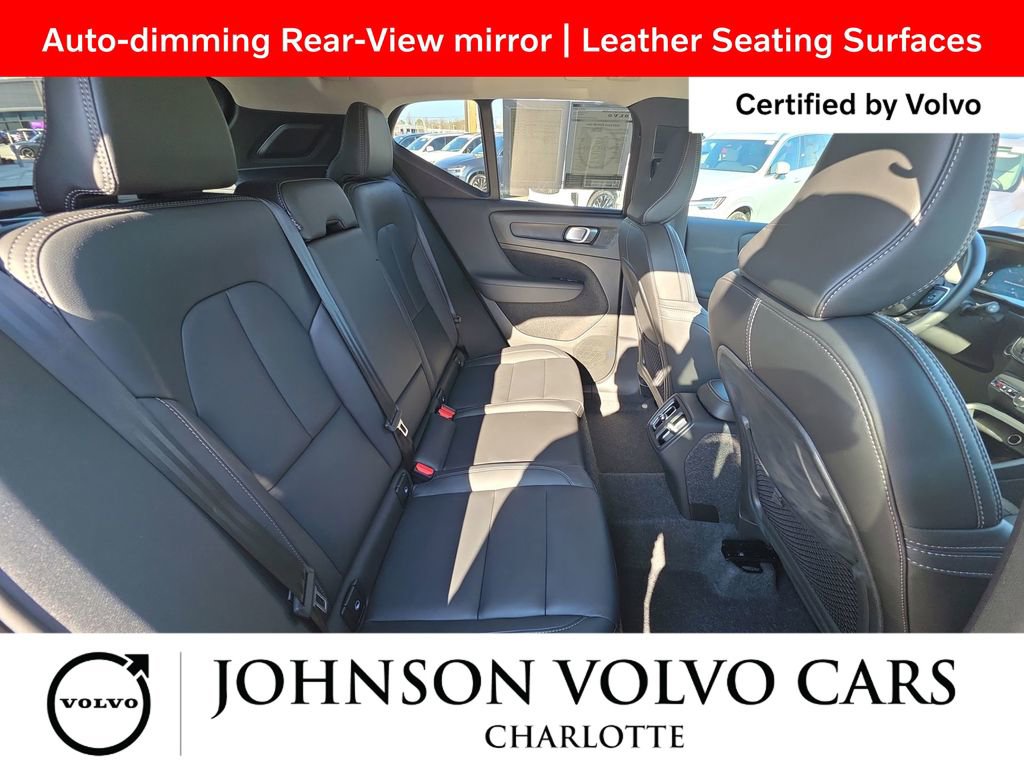 Used 2025 Volvo XC40 B5 Core image 10