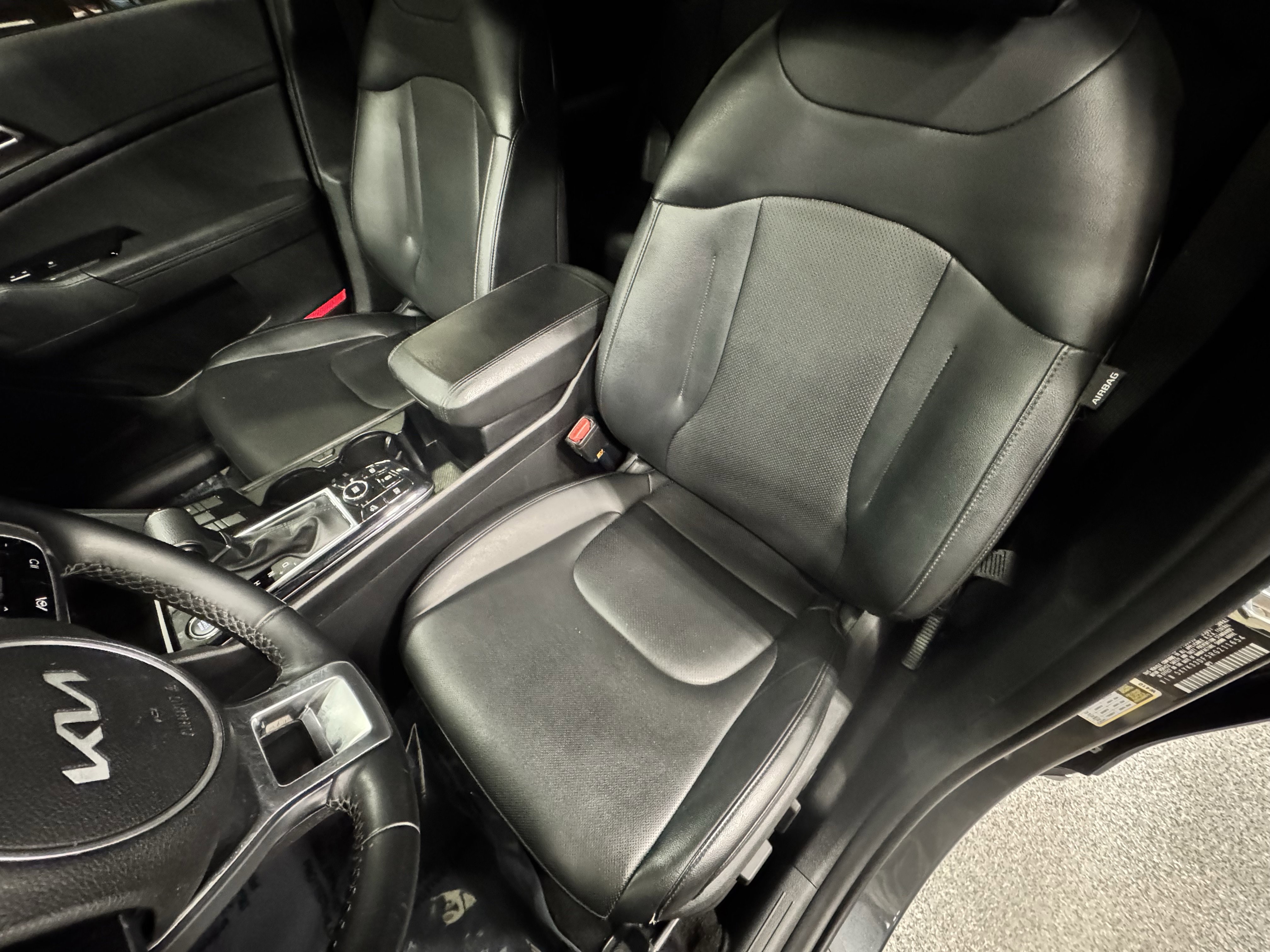 Used 2024 Kia Sportage EX image 19