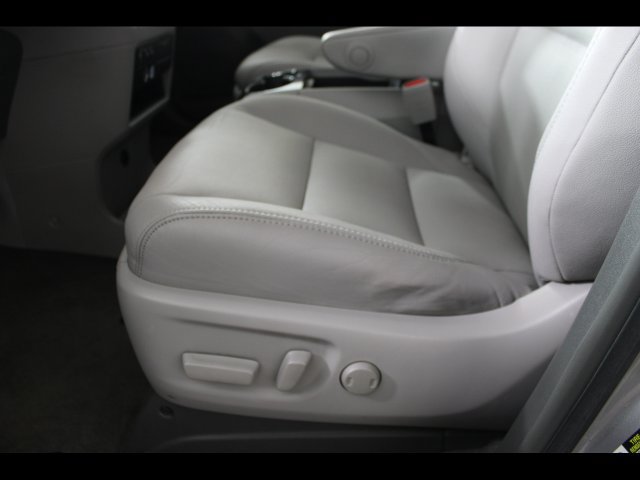 Used 2017 Toyota Sienna XLE w/ XLE Navigation Package FWD image 19