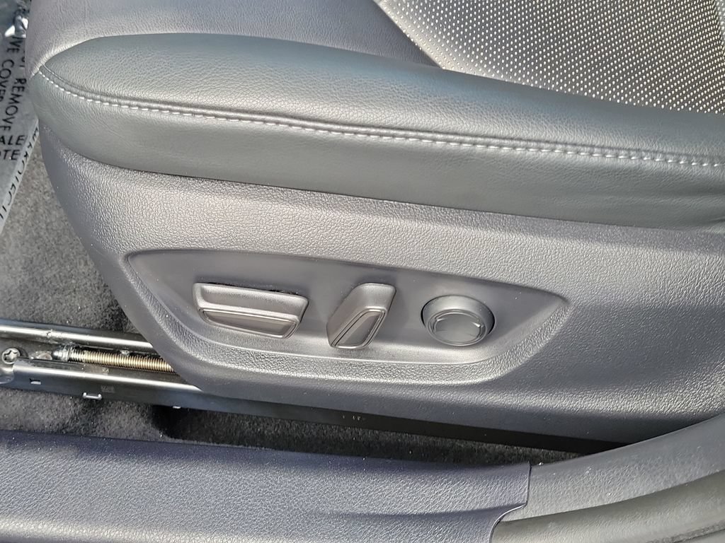 Certified 2023 Toyota Camry XLE FWD image 22