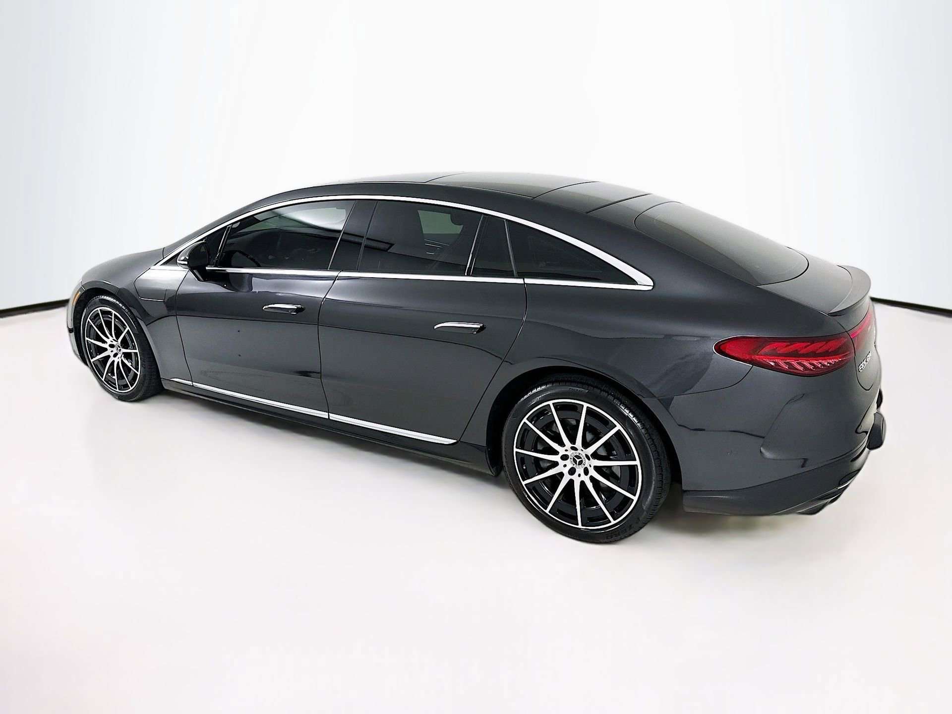 Used 2023 Mercedes-Benz EQS 580 4MATIC Sedan image 6