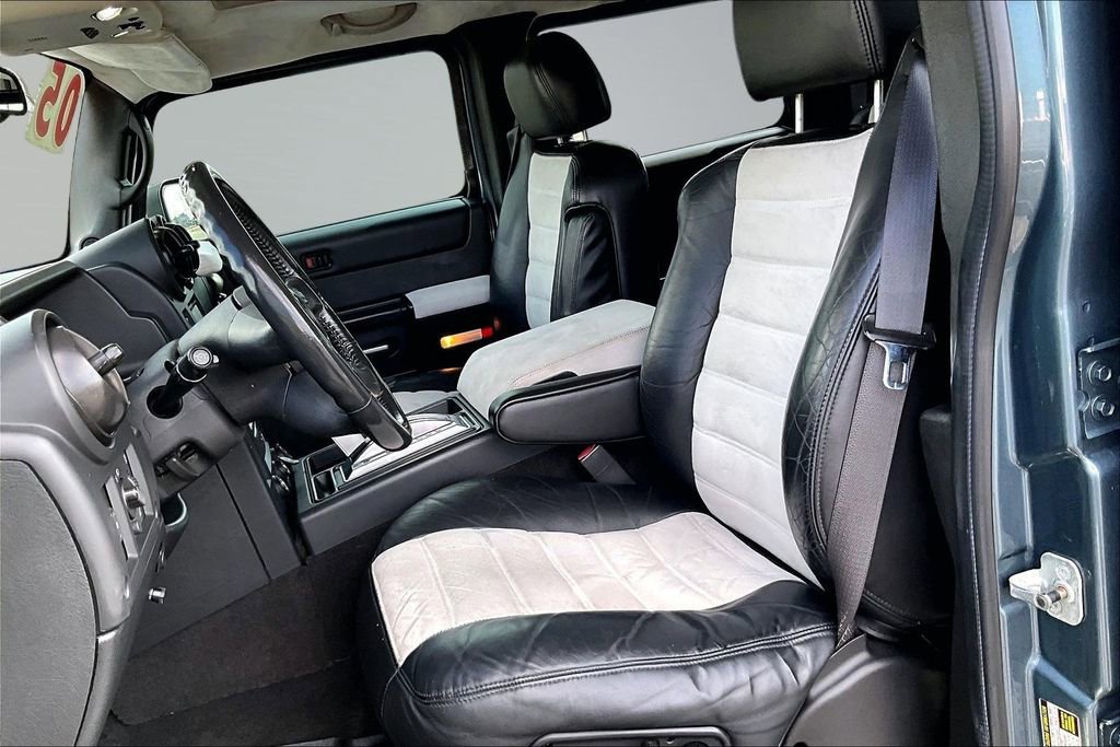 Used 2005 HUMMER H2 SUT w/ Preferred Equipment Group image 25