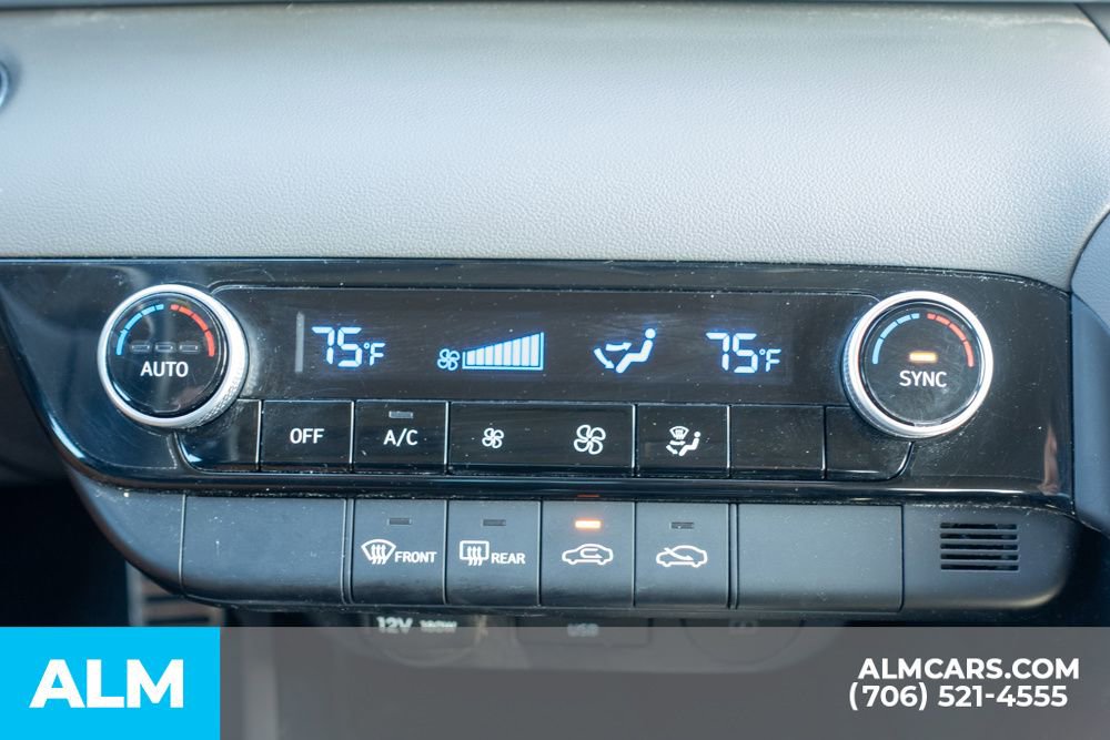Used 2025 Hyundai Elantra Sport FWD image 35