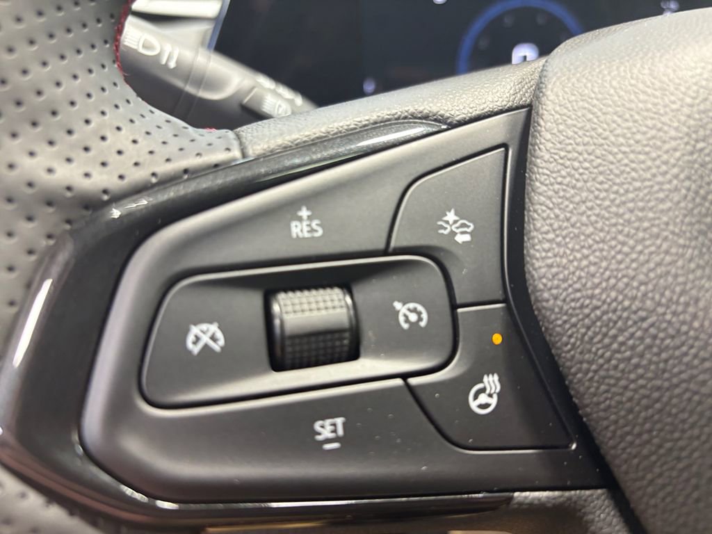 New 2026 Chevrolet Trax RS w/ Sunroof Package FWD image 25