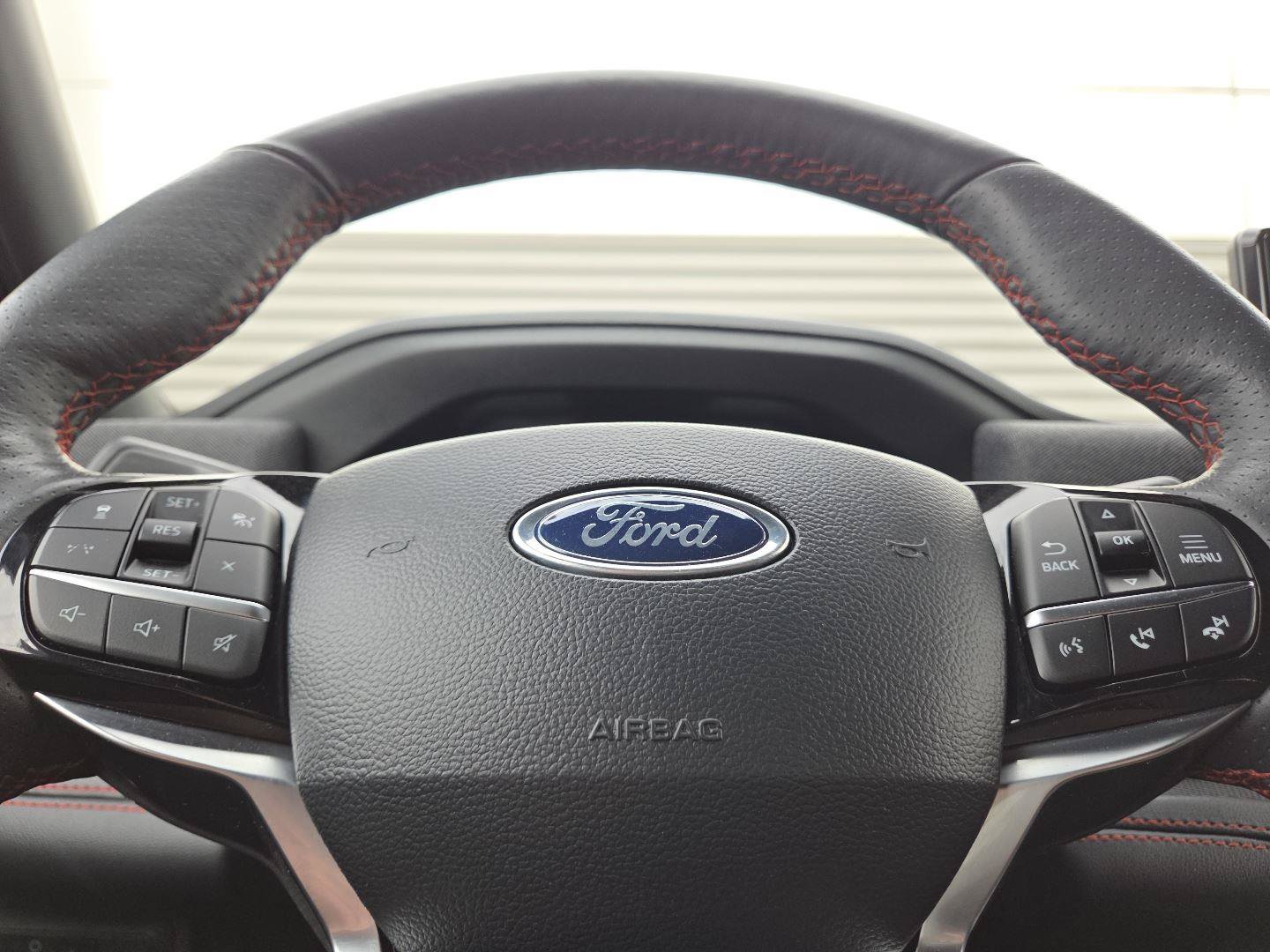 Used 2025 Ford Explorer ST-Line w/ ST-Line Street Pack AWD/4WD image 21