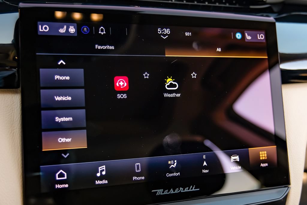 Used 2022 Maserati Quattroporte Modena RWD image 41