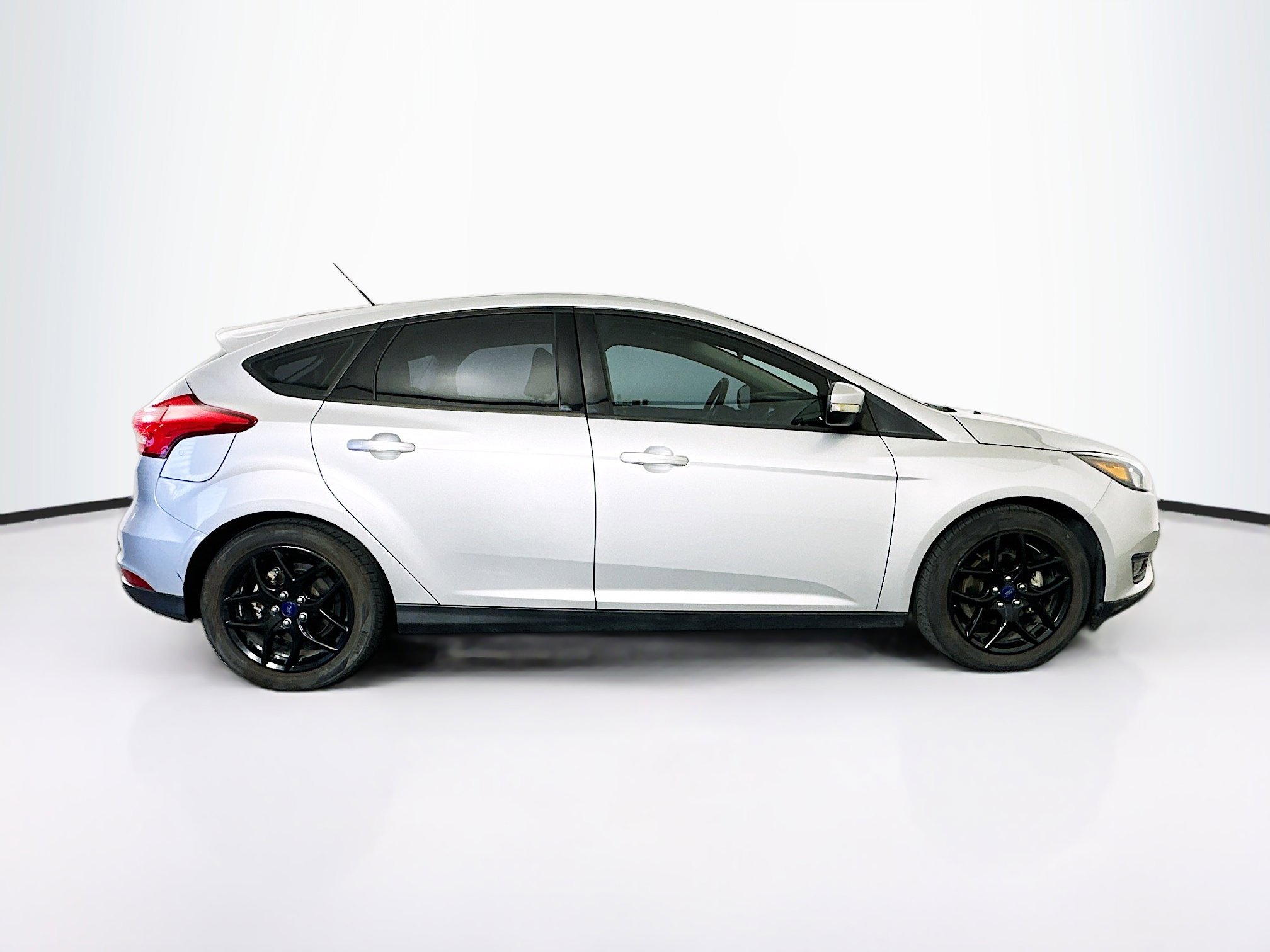 Used 2016 Ford Focus SE w/ Equipment Group 201A FWD image 10