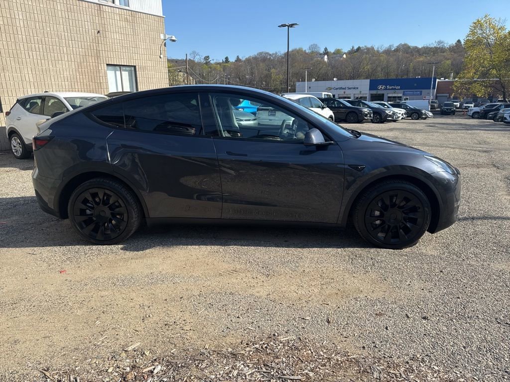 Used 2024 Tesla Model Y Long Range AWD/4WD image 7