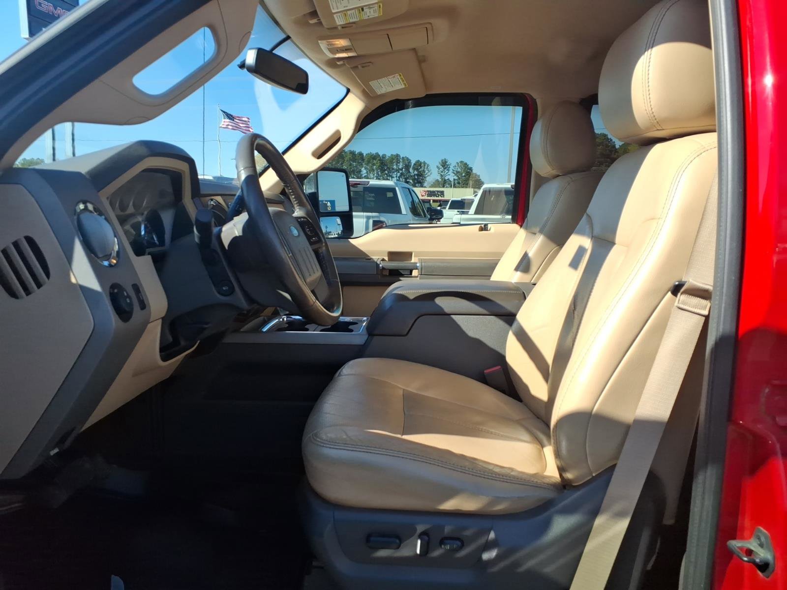 Used 2012 Ford F250 Lariat w/ Chrome Pkg image 17