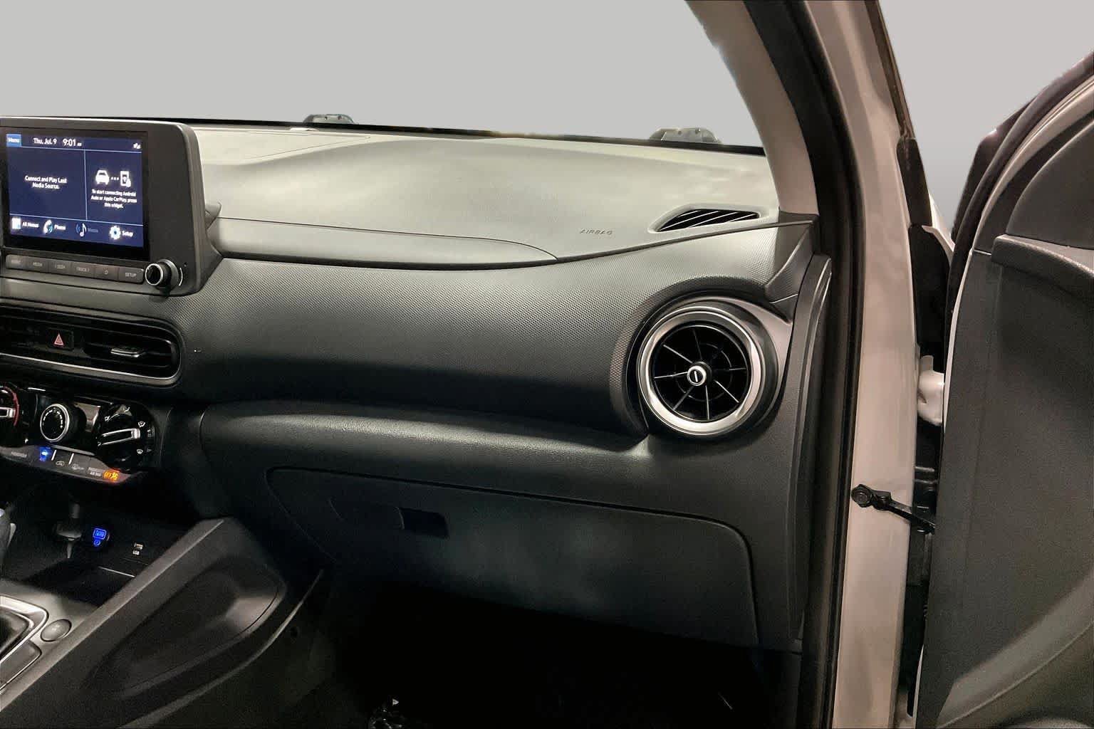 Used 2022 Hyundai Kona SEL AWD/4WD image 17