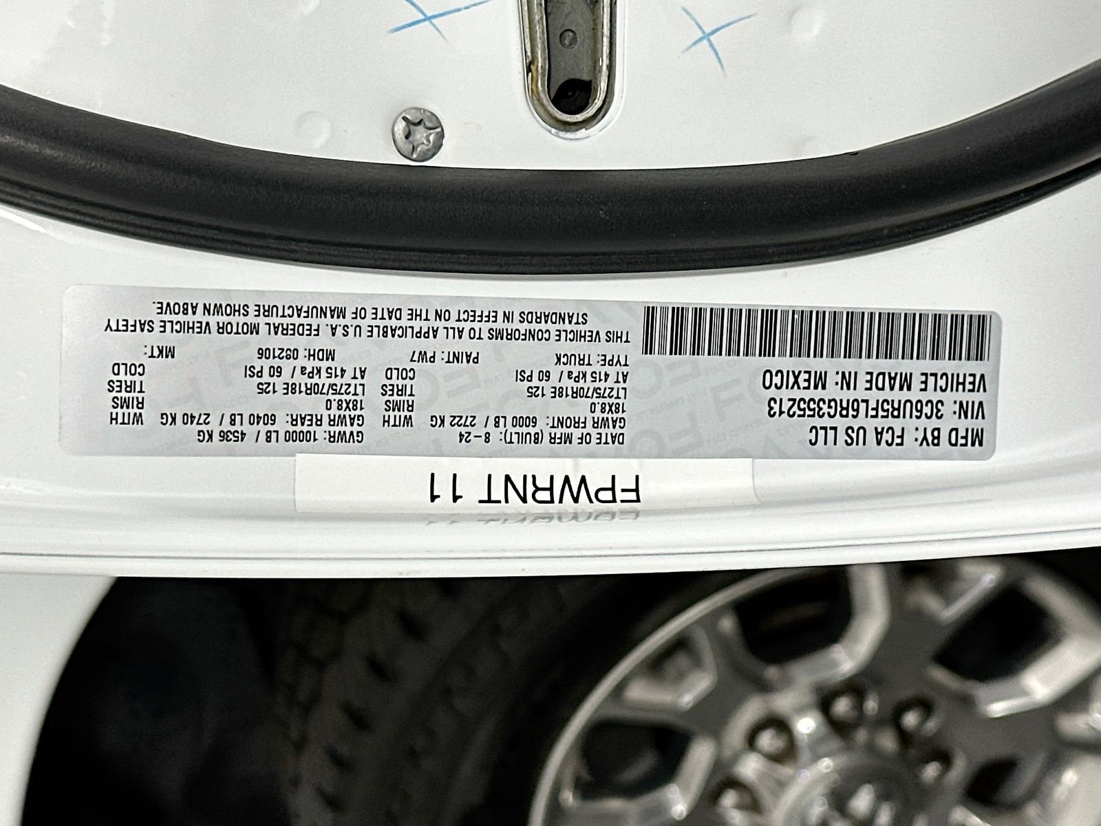 Used 2024 RAM 2500 Laramie AWD/4WD image 33